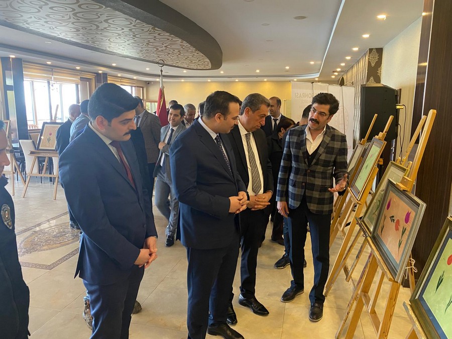 Sivrice Öğretmenevinde Ebru Sergisi Açıldı